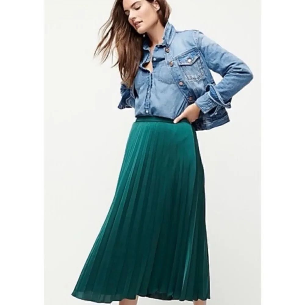 J.crew Pleated Midi Skirt in Academic Green Size 0 / NWOT
